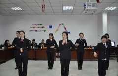 法院社区迎三八 法官居民展风姿