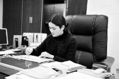 浙江永康“美女老板”乌干达被抓 传卷款上亿元跑路