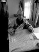 男子扮济公卖平安卡骗钱