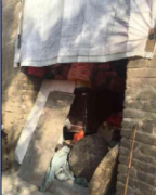 陕西千年古塔被当仓库用 内部堆烟花爆竹