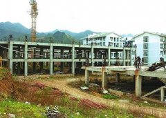 蓝田汤峪镇乱搭乱建现象严重 官方未回应