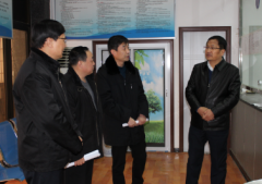 兴平法院：政法委冯社书记看望慰问法院干警