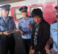 男子突发病列车劫持母女  乘警果断处置化险为夷