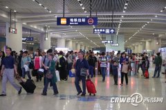 西安地铁启用新运营时刻表 行车间隔迈入2分时代
