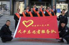 哈密：志愿者“文明劝导”走上街头